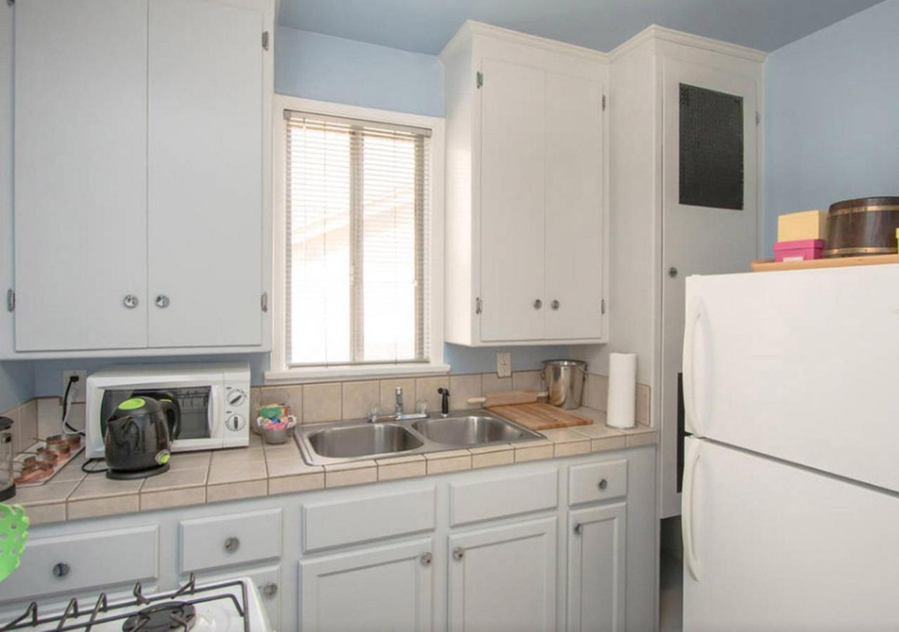 Апартаменты The Burbank Sanctuary - Be Pampered - Full Kitchen Экстерьер фото